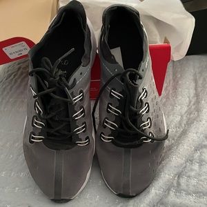 Women’s Nike Exp-X14 size 9